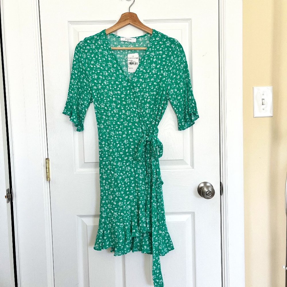 Elodie Green Floral Wrap dress with ruffles.  Size S NWT